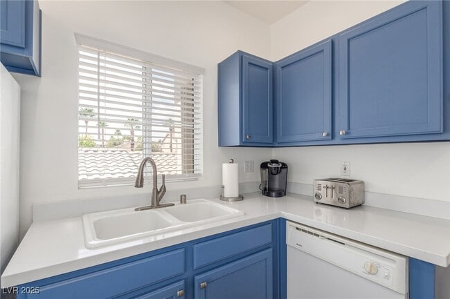 Building Photo - 1500 Cardinal Peak Ln