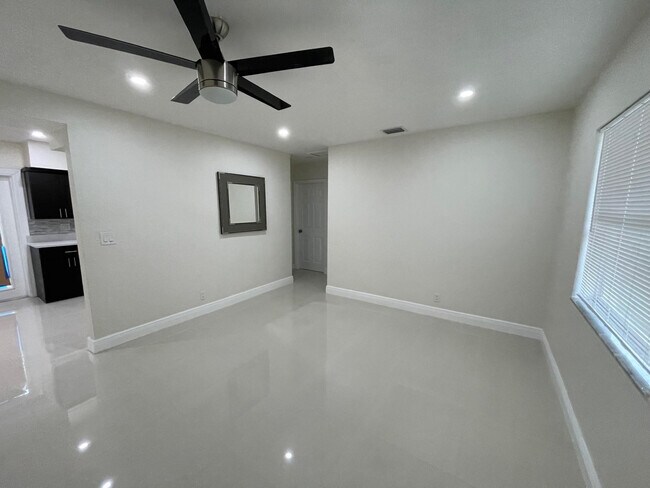 Foto del edificio - 1809 NW 13th Ct