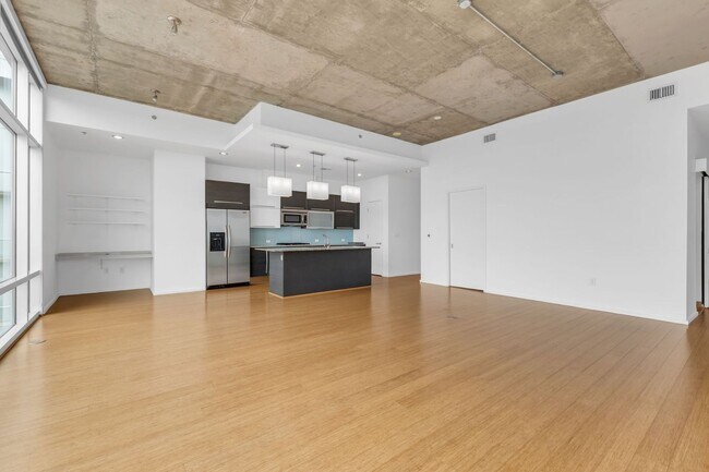 Foto del edificio - 700 12th Ave S