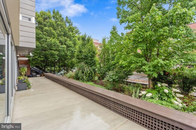 Foto del edificio - 1024 W St NW