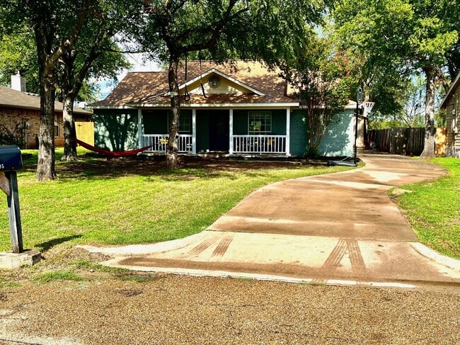 Building Photo - 6305 Sydney Dr