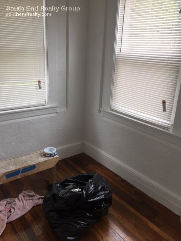 Foto del edificio - Great two bed close to BC. 6/1!