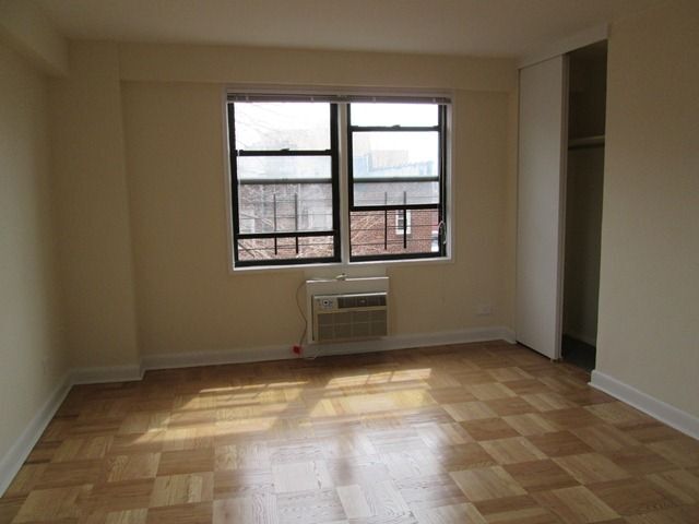 Foto del edificio - 98-05 67th Ave