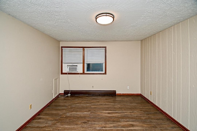 Building Photo - 457-459 Hutchison Dr