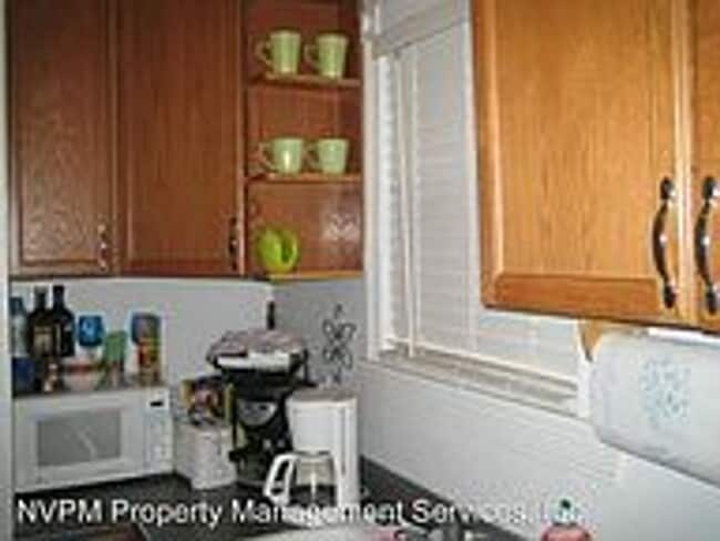 Foto del edificio - Perfect Location Across the Street from CS...