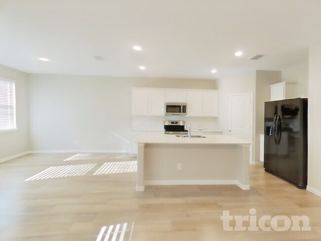 Foto del edificio - 440 Walpole Ct