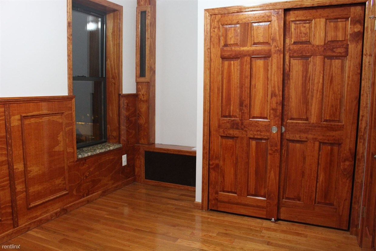Primary Photo - 119 E 100th St