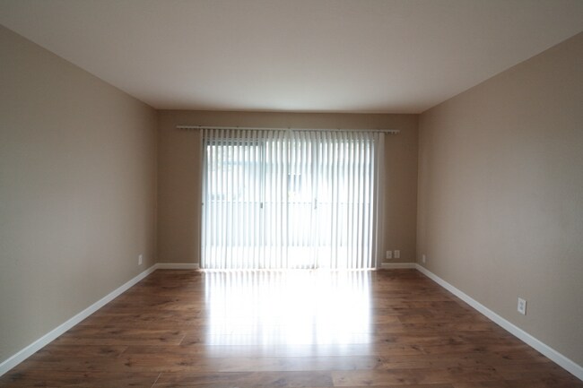 Photo - 2220 Lake Rd Apartment