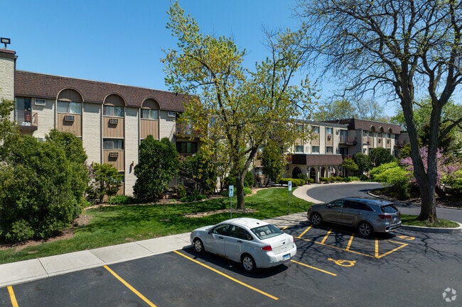 Alternar - The Chateau Royale