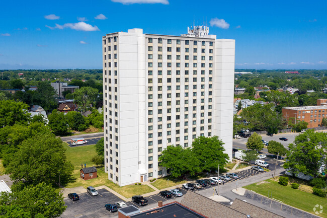 Building Photo - Niagara Towers