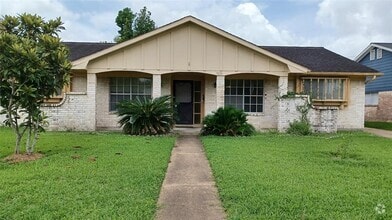 Building Photo - 9115 Sharpview Dr