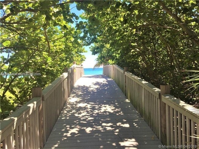 Building Photo - 1201 S Ocean Dr