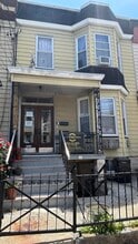 Building Photo - 136A Sherman Ave