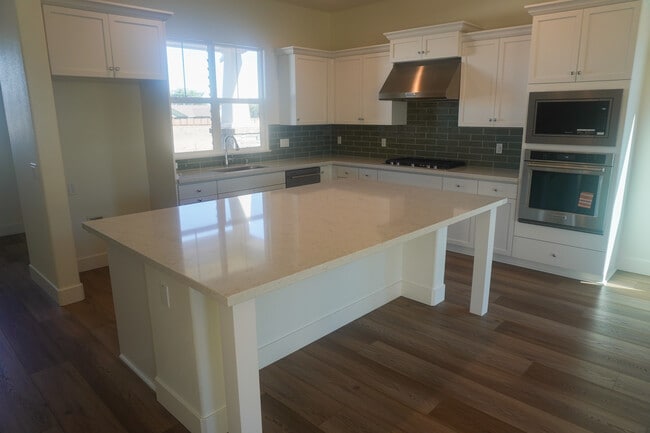 Building Photo - 3066 El Capitan Dr