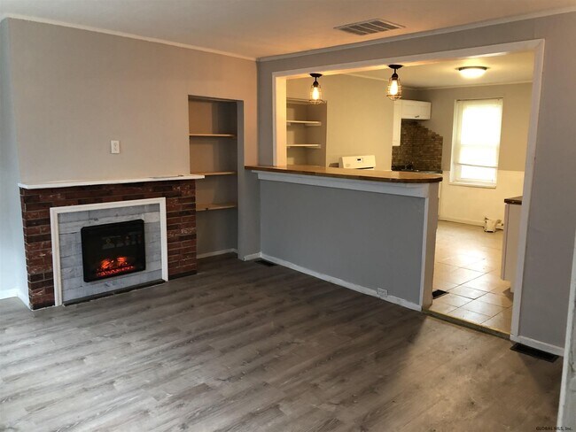 Building Photo - 2 Brunswick Ave