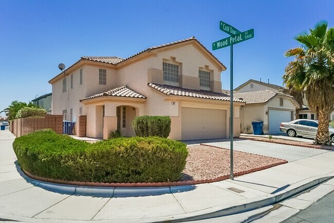 Building Photo - Spacious home with high ceilings!  Availab...