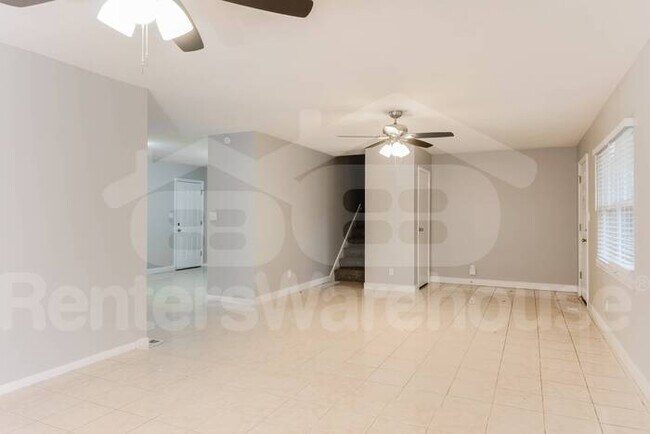 Foto del edificio - RENT SPECIAL!!! HUGE 4 Bedroom 2.5 Bathroo...