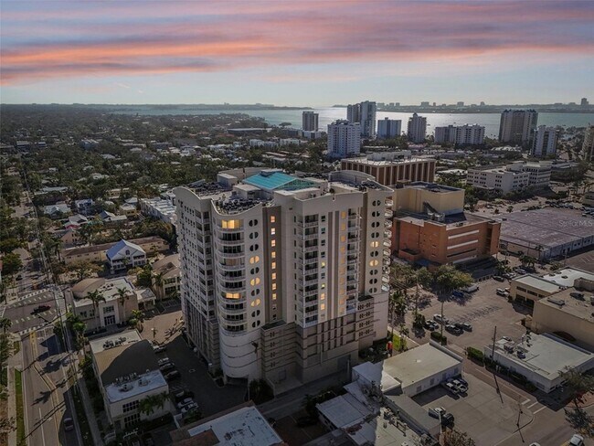 Foto del edificio - 1771 Ringling Blvd