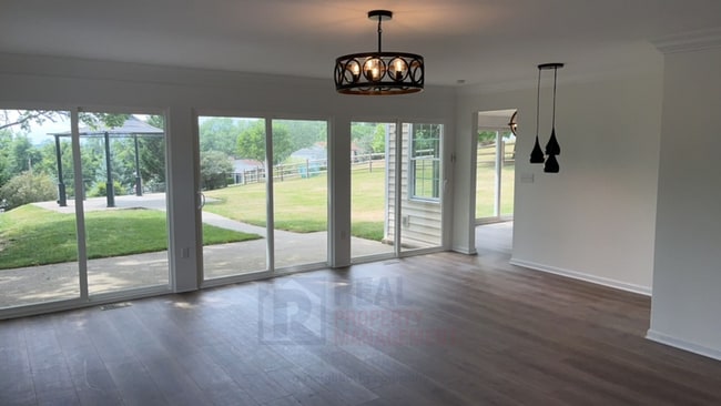 Building Photo - Recently Renovated 3 Bedroom in McMurray!