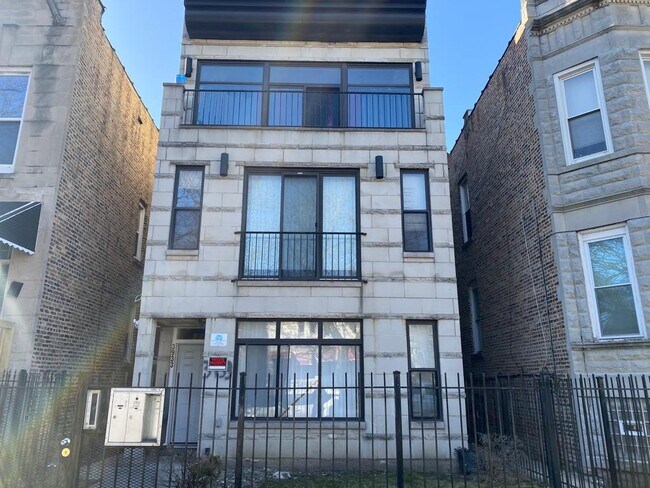 Foto del edificio - 3933 W Lexington St