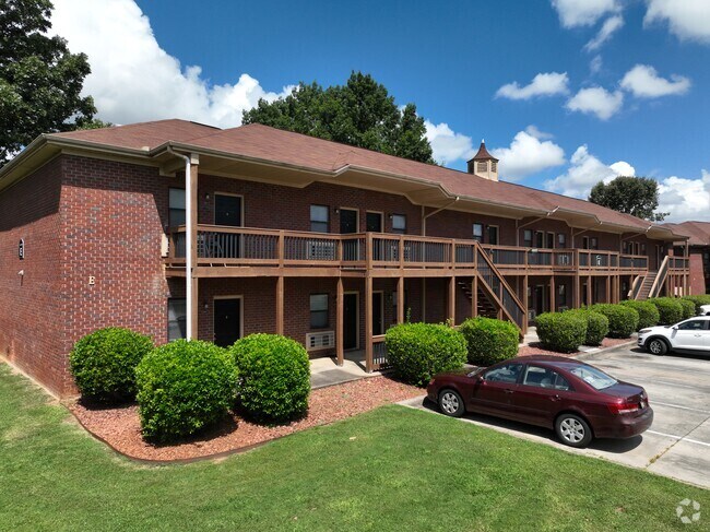 Foto del edificio - Summer Courtyard Apartments