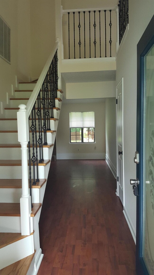 Building Photo - 122 Kipling Dr