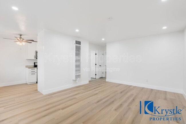 Building Photo - 455 E L St