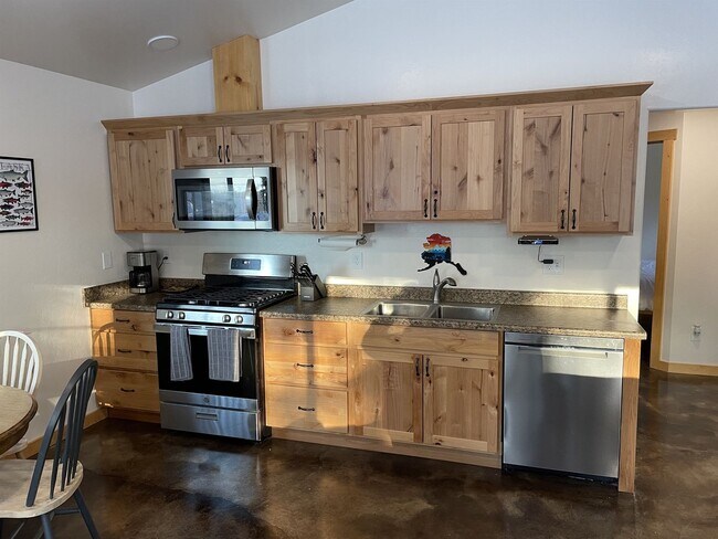 Building Photo - 36112 Murray Lane