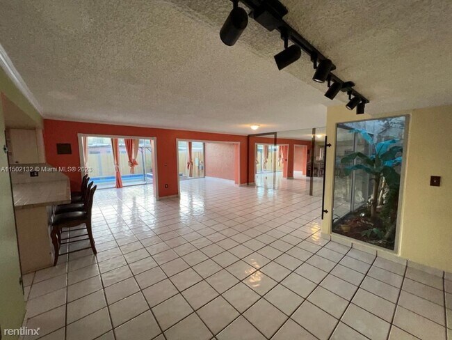 Foto del edificio - 3 br, 2 bath House - 4240 W 18th Ln