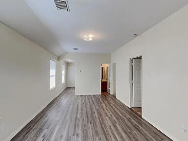 Foto del edificio - 6415 Austinville Dr