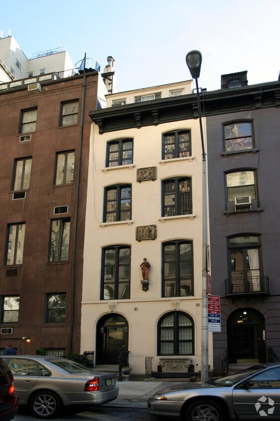 Primary Photo - 105 E 35th St