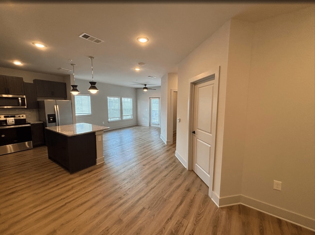 Interior Photo - The Crest at South Point