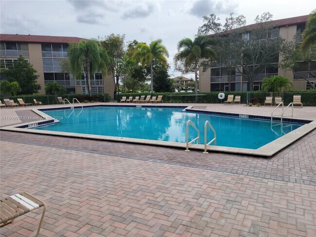 Foto del edificio - 801 SW 133rd Terrace