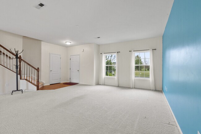 Building Photo - 338 Camerton Ln