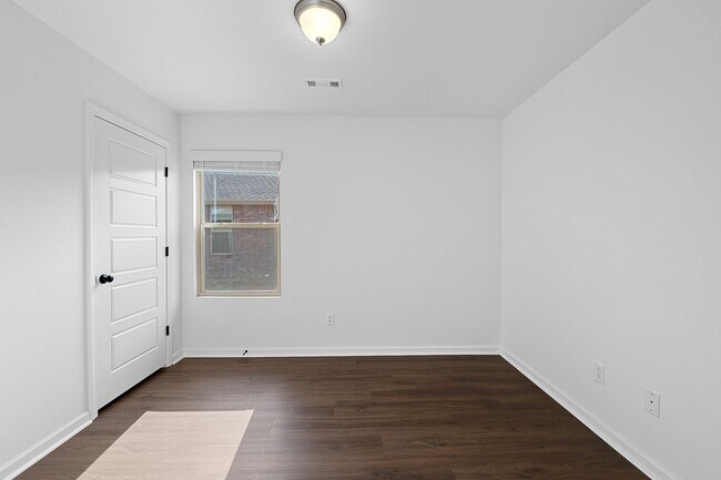 Foto del edificio - New Beginnings Start At AMRR: 4 bedroom / 2 bath in Apple Crossing!
