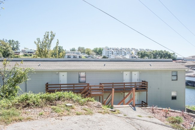 Building Photo - Ozark Oaks Apartments