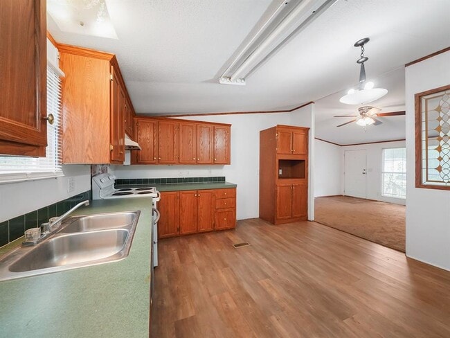 Building Photo - 16548 Desert Star Dr
