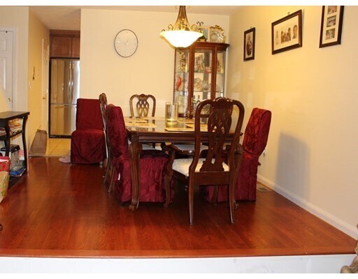 Foto del edificio - 708 Sherwood Forest Ln