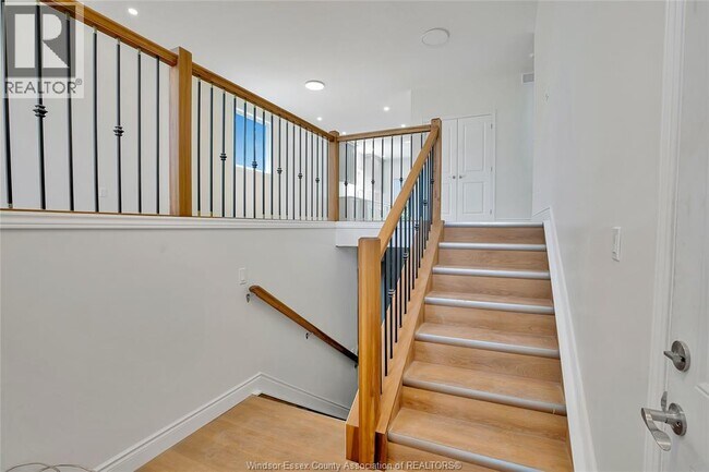 Building Photo - 720 Grand Marais Rd E