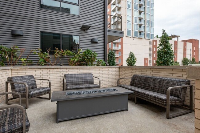 Foto del edificio - Sleek 2 bedroom 2 bath condo in the gulch