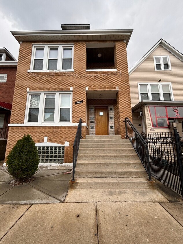 Foto principal - 4426 S Talman Ave