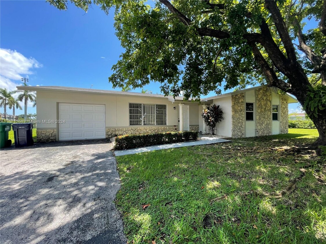 Foto principal - 8301 SW 129th Ave