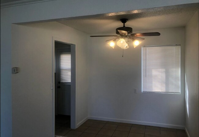 Foto del edificio - 44451 86th St E