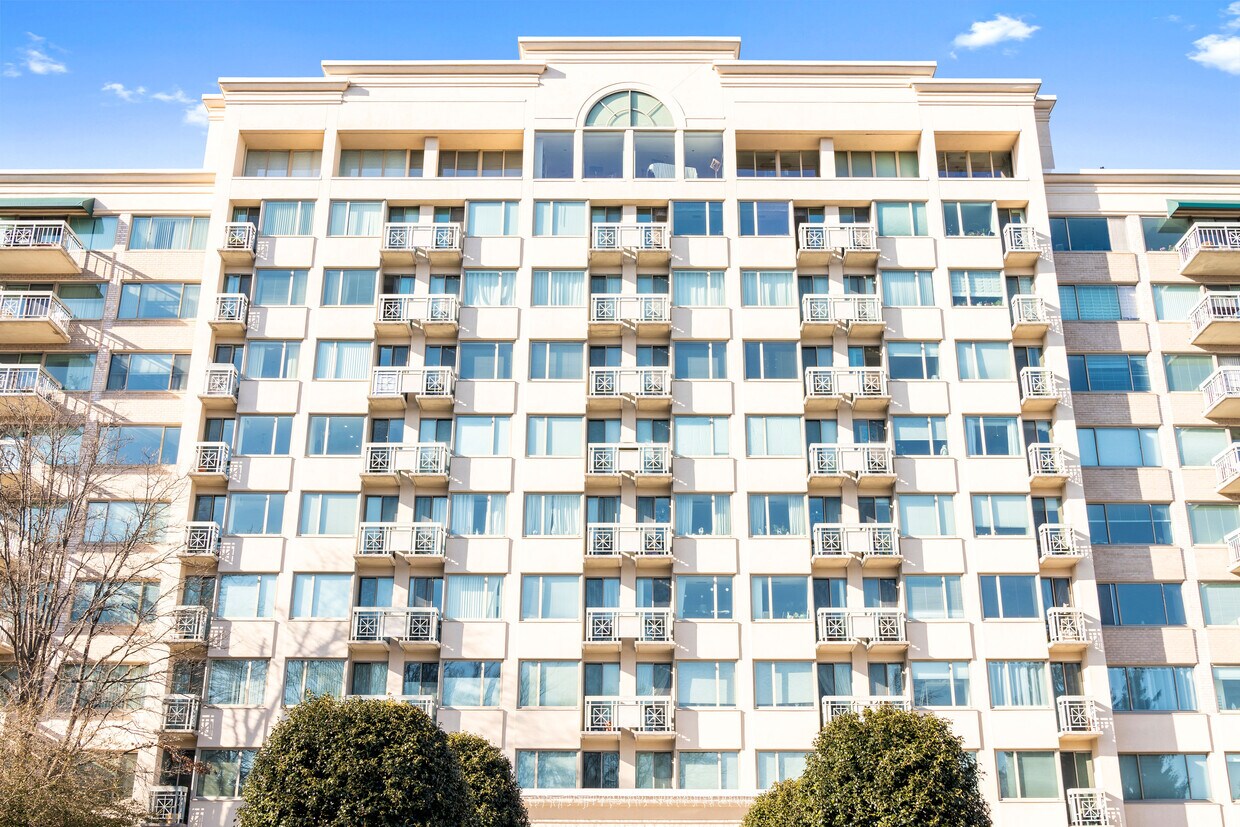 5450 Whitley Park Ter Unit 101, Bethesda, MD 20814 Condo for Rent in