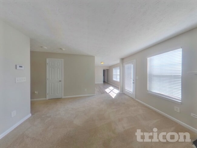 Building Photo - 471 Sawtooth Ln