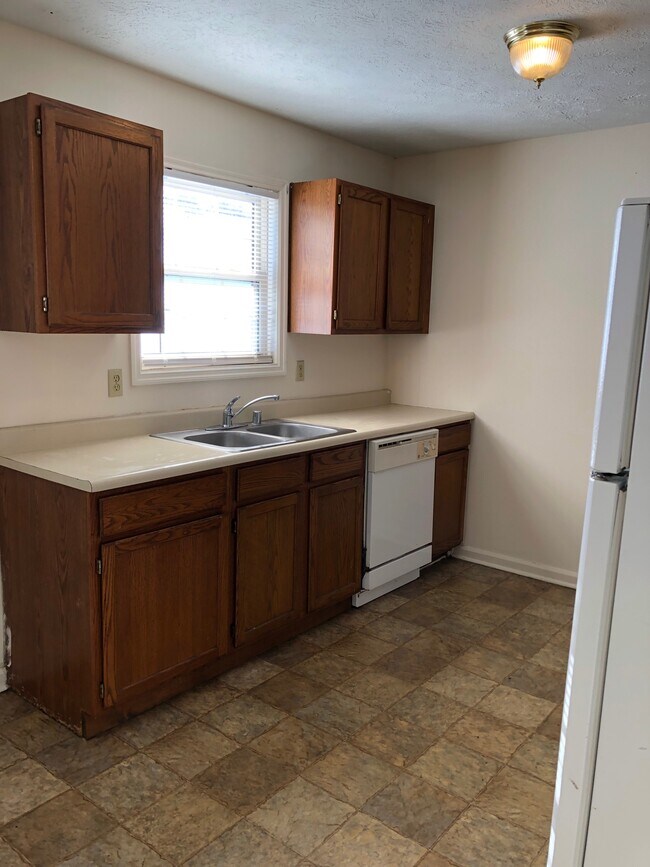 Lavavajillas - 215 McDaniel Ave