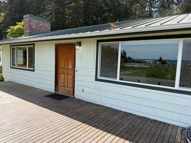 Foto del edificio - Harrington Lagoon Water View Home!