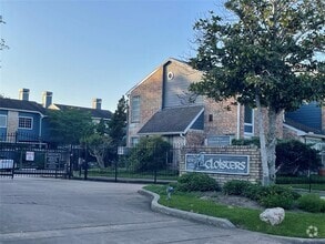 Building Photo - 2323 Fairwind Rd