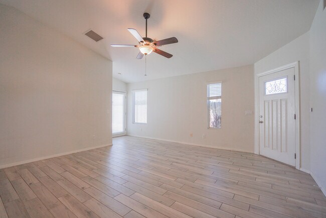 Foto del edificio - 15614 N 34th St