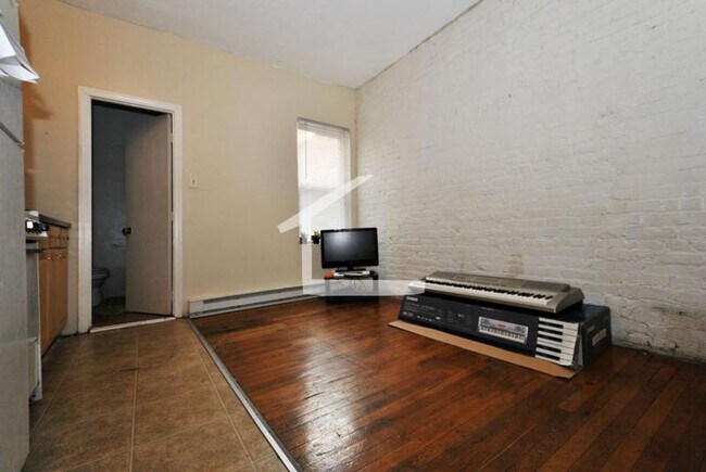 Foto del edificio - 894 Huntington Ave